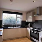 Hot Tub Cottage - Cross Lane