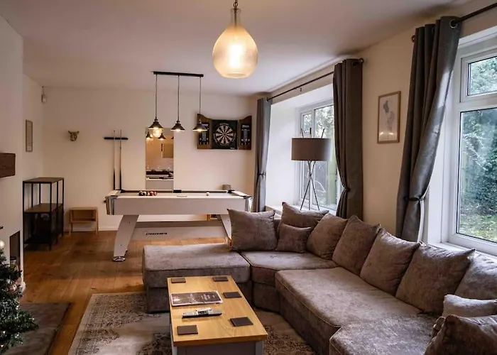 Hot Tub Cottage - Cross Lane