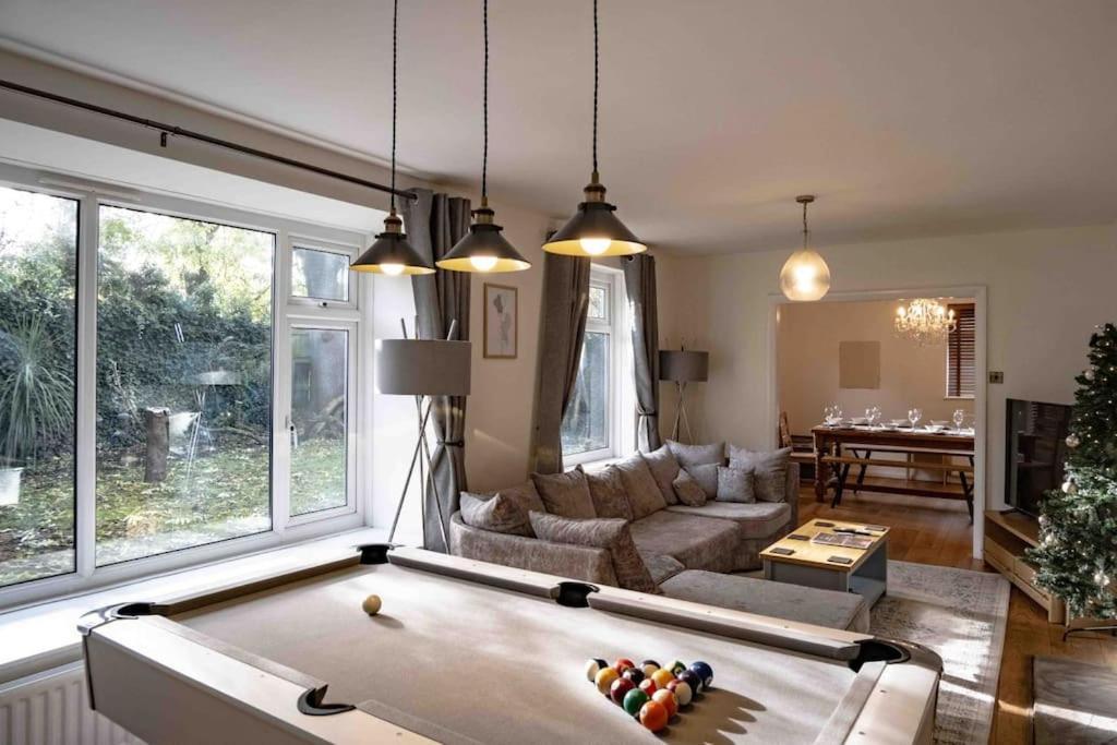 Hot Tub - Cross Lane Villa Leeds (West Yorkshire)