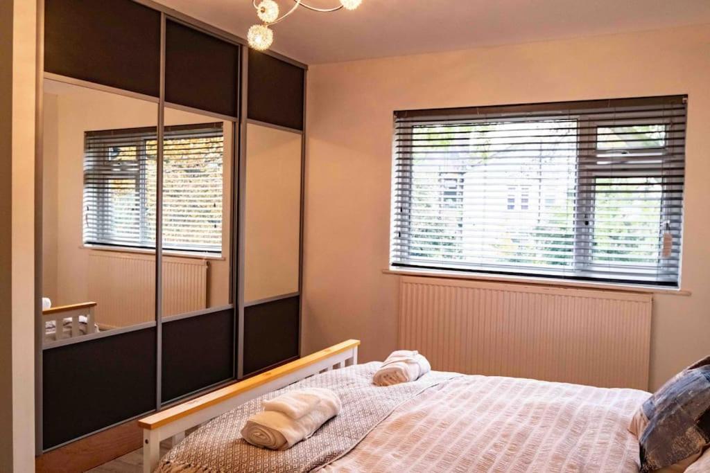 Hot Tub - Cross Lane * Leeds (West Yorkshire)